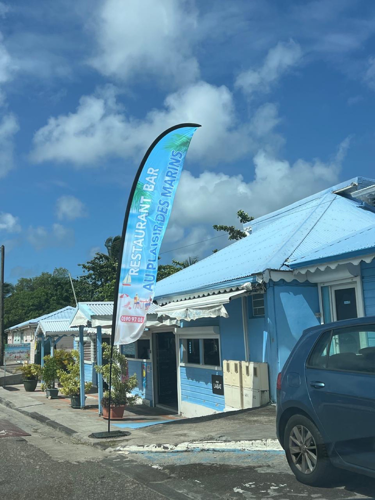 Beach flag Au Plaisir des Marins